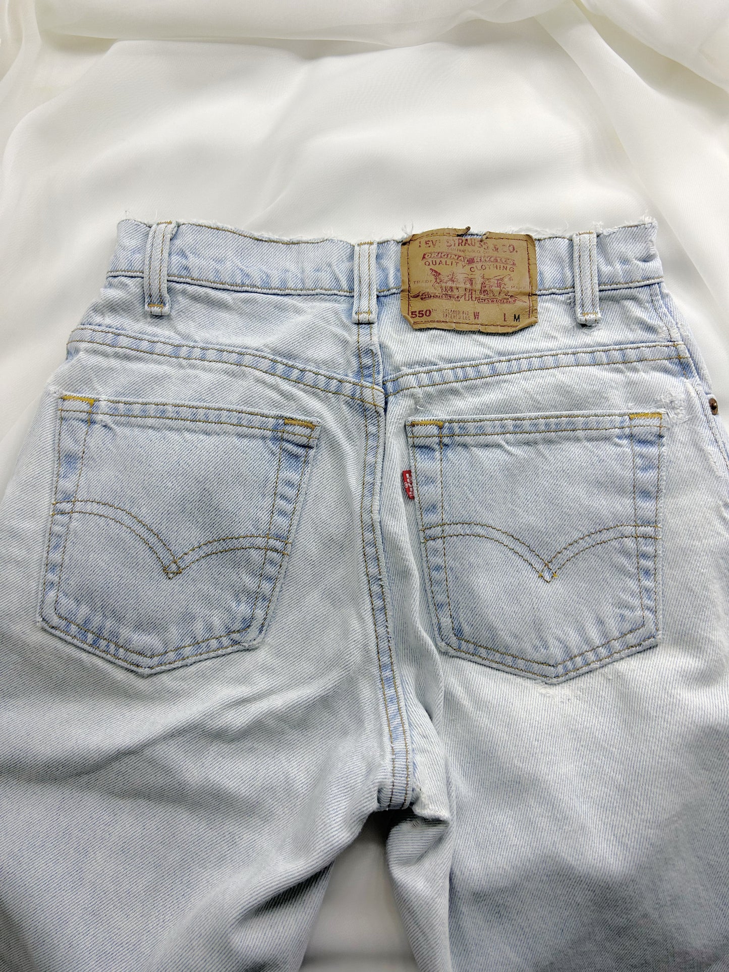 Light Wash Levi Jeans